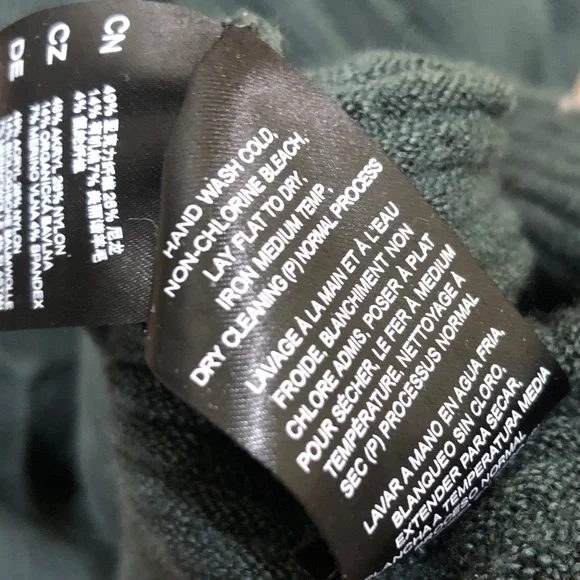 SOLD Kuhl Solace Sweater Size Large Dark Green Ribbed Turtleneck Pullover - Picture 12 of 14